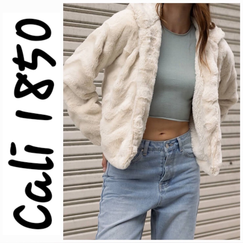Cali 1850 Women's Cream Faux Fur Jacket